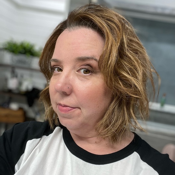 Meet your Posher, Amy - Picture 1 of 1